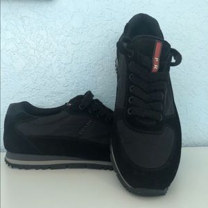 Brand new prada shoes. no tag